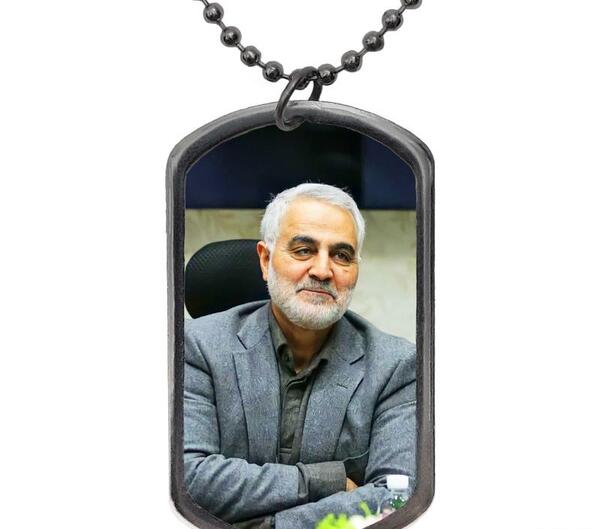 عکس قاسم سلیمانی با لباس نظامی