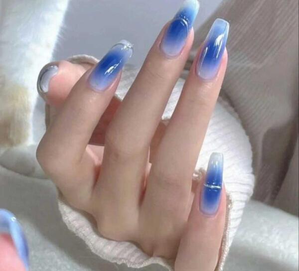 عکس کاشت ناخن رنگ آبی