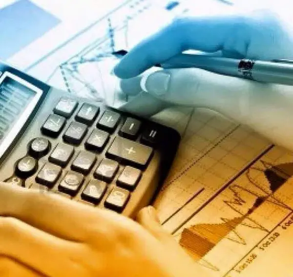 عکس پروفایل دختر حسابداری