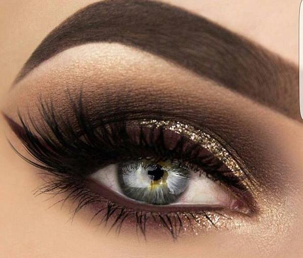 عکس چشم آرایش شده برای پروفایل