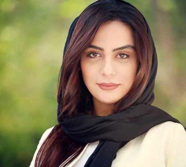 عکس جلیل فرجاد و دخترانش