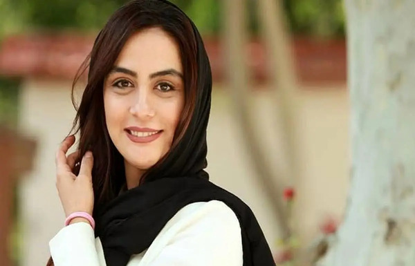 عکس جلیل فرجاد و دخترانش