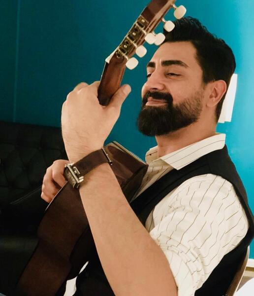 عکس مجری چهل تیکه