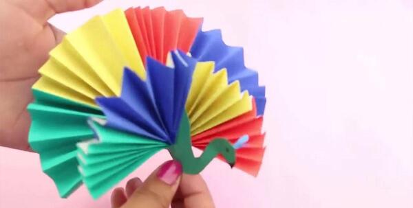 عکس طاووس کاغذی