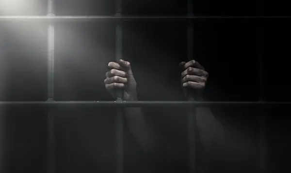 عکس زندان غمگین