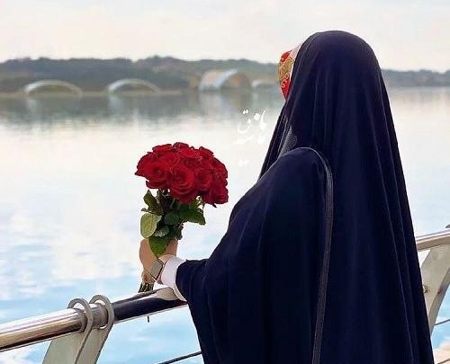 عکس دختر با حجاب کنار دریا