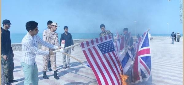 عکس آتش گرفتن پرچم آمریکا