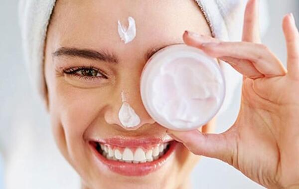 عکس کرم های مرطوب کننده