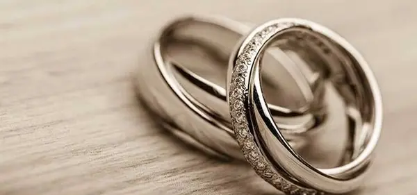 عکس حلقه ازدواج در دست عروس و داماد