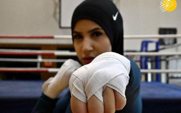 عکس دختر در حال بوکس