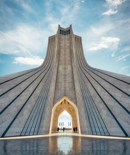 عکس میدان آزادی تهران با کیفیت بالا