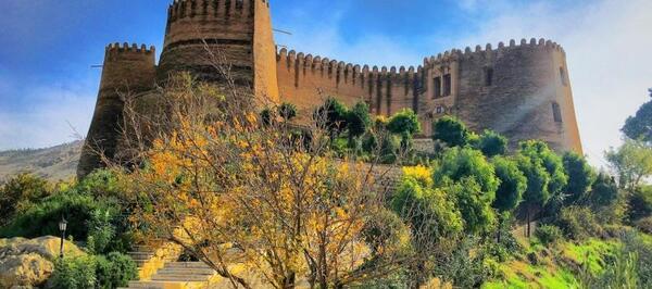 عکس داخل قلعه فلک الافلاک