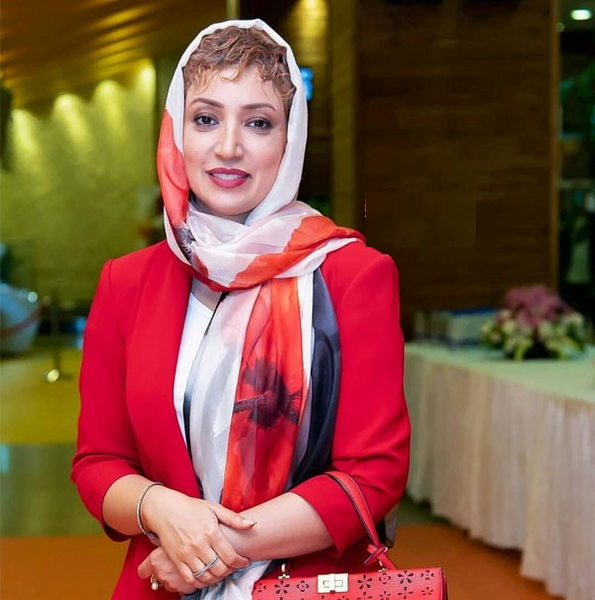 عکس نگار عابدی و دخترش و همسرش