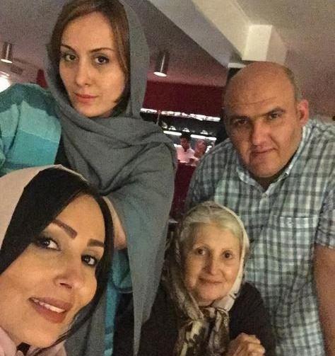 عکس پرستو صالحی و مادرش