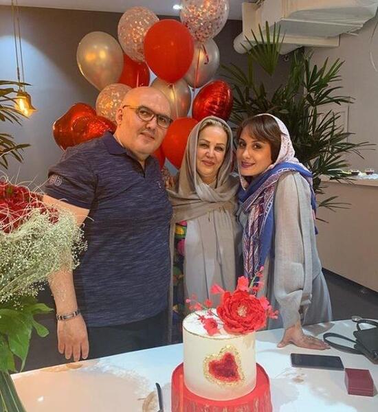 عکس پرستو صالحی و مادرش