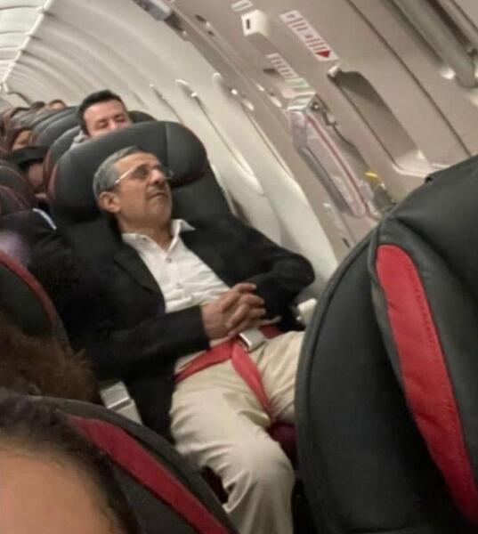 عکس داخل هواپیما در شب