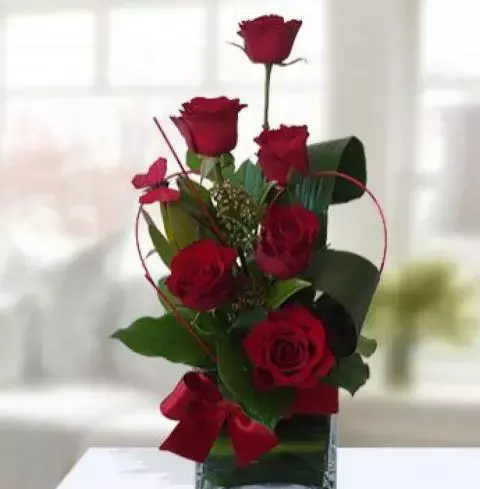 عکس گل رز با گلدان