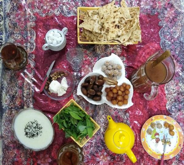 عکس از سفره ی افطار ساده