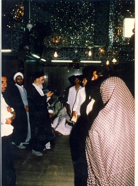 عکس امام علی در حال نماز