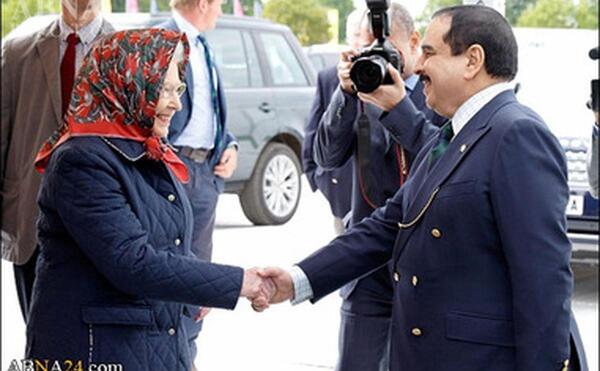 عکس با حجاب ملکه انگلیس