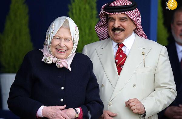 عکس با حجاب ملکه انگلیس