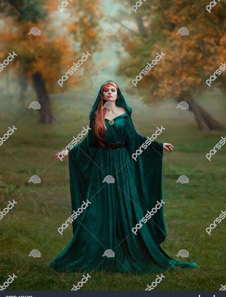 عکس قرمز مخملی