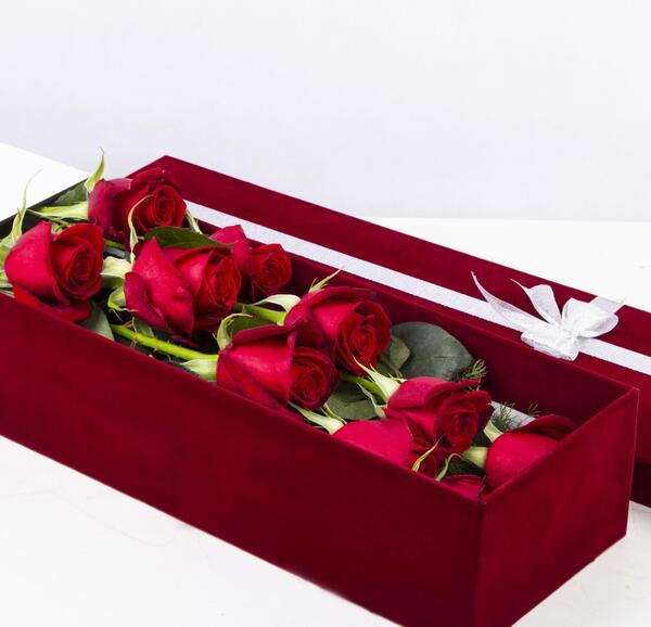 عکس قرمز مخملی