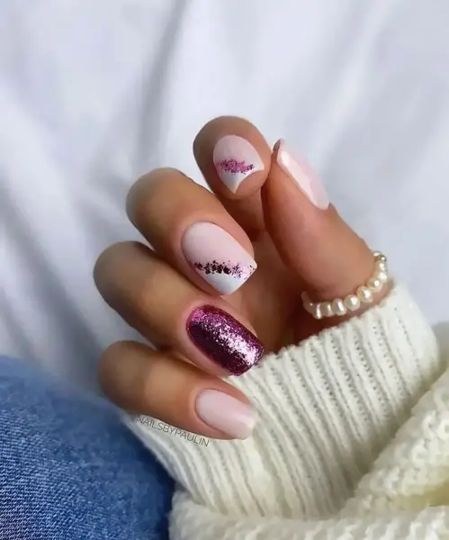 عکس طرح ناخن صورتی مشکی