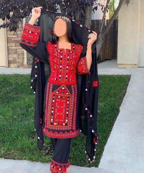عکس دختر بلوچ با لباس محلی