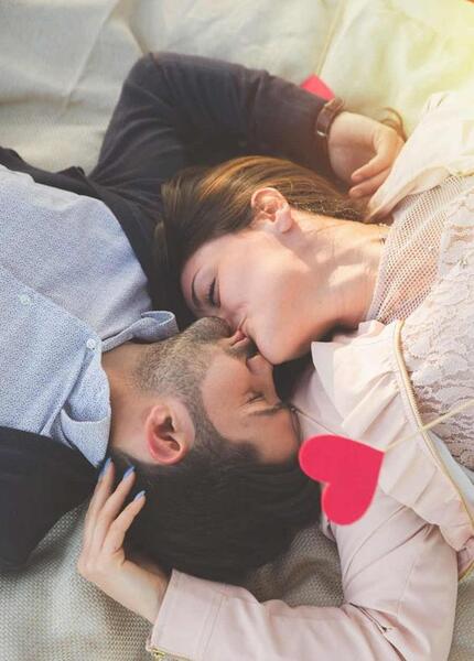 عکس عاشقانه رو هم خوابیدن