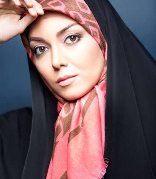 عکس آزاده نامداری وهمسرش ودخترش