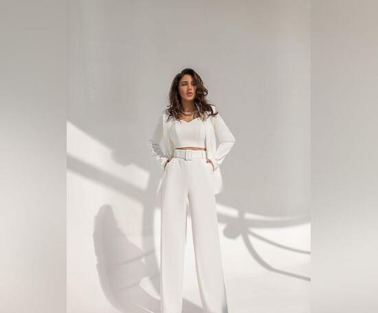 عکس کت و شلوار سفید زنانه