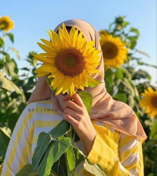عکس پروفایل دختر زرد