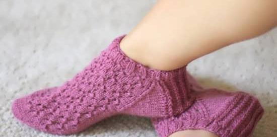 عکس جوراب روفرشی بافتنی