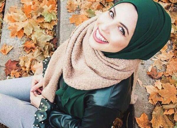 ژست عکس با حجاب برای تولد