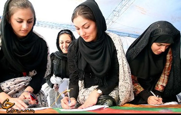 عکس دخترانه سه نفره با حجاب