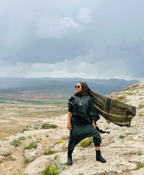 عکس آزاده زارعی با جمشید هاشم پور