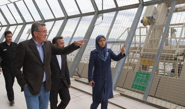 عکس صاحب برج میلاد تهران