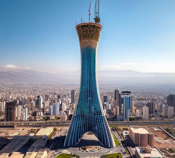 عکس صاحب برج میلاد تهران