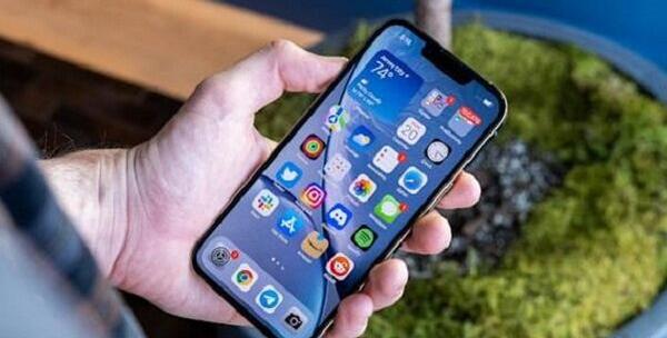 عکس صفحه گوشی آیفون ۱۳