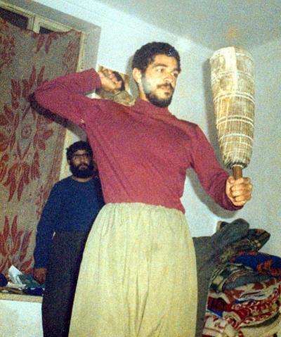 عکس ایستاده شهید ابراهیم هادی