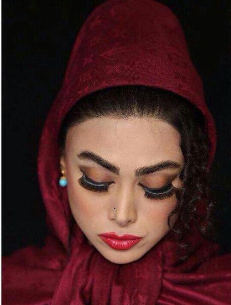 عکس مجری آزاده صمدی