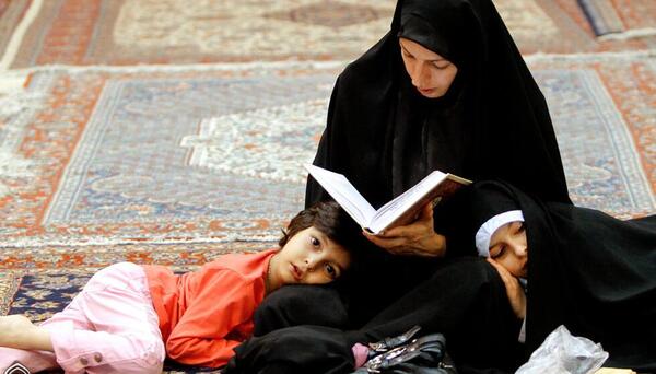 عکس با حجاب مادر و فرزند