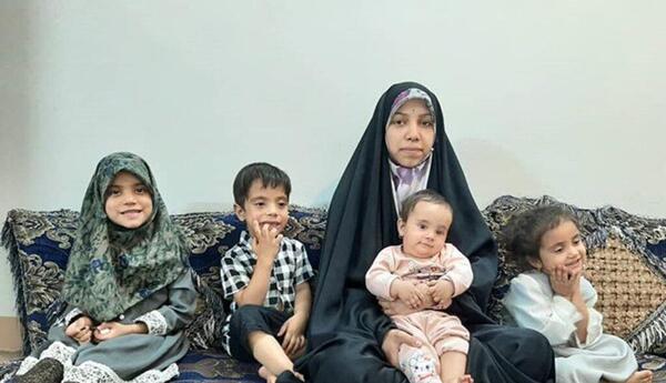 عکس با حجاب مادر و فرزند
