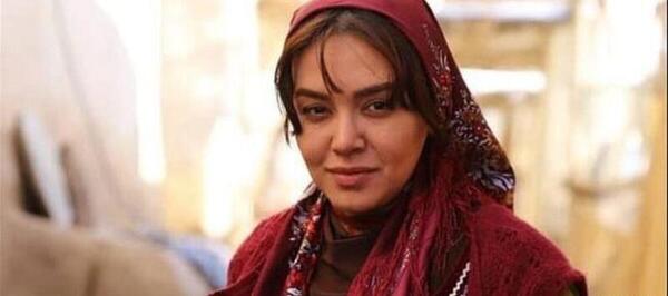 عکس ندا قاسمی در کلبه ای در مه