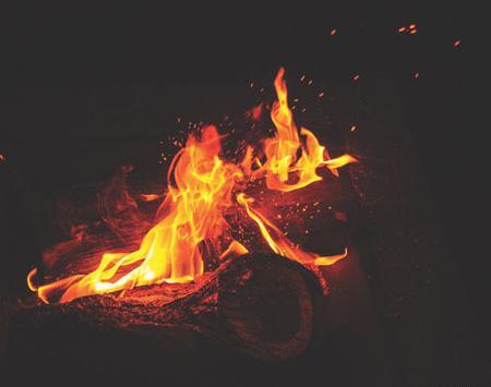 عکس در حال سوختن