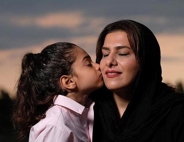 عکس خواهر آرات حسینی