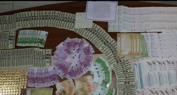 عکس پول میلیاردی
