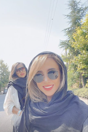عکس الناز حبیبی در خارج از کشور