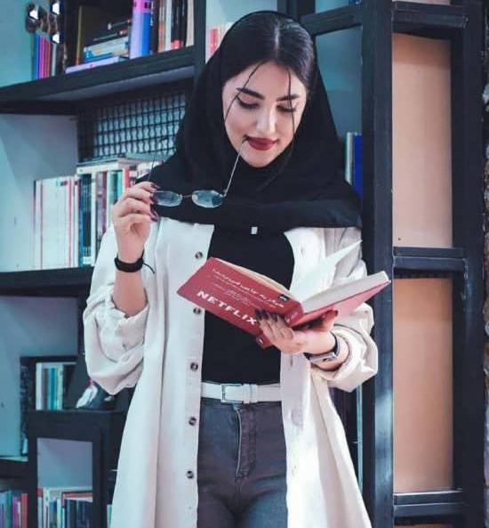 عکس دختر دانشجو